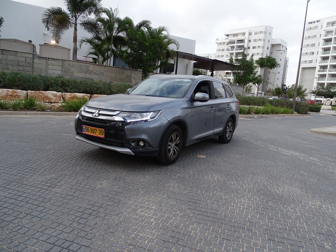 מיצובישי אאוטלנדר