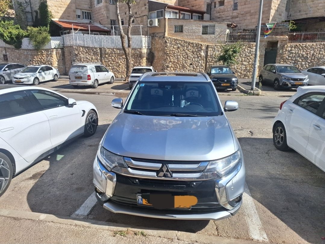 מיצובישי אאוטלנדר